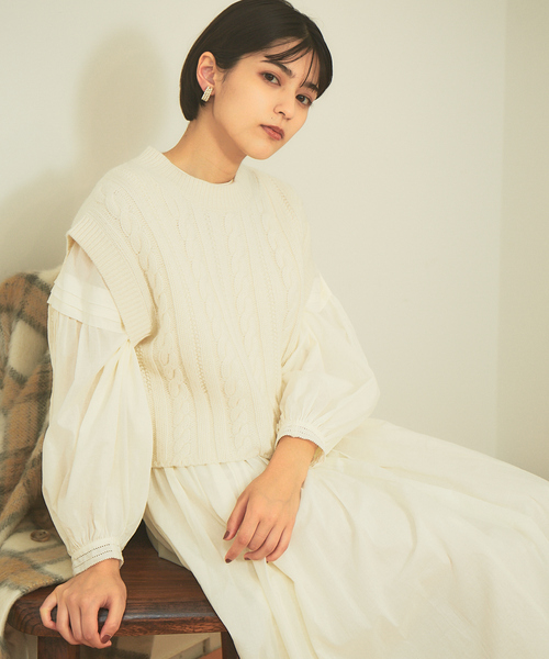 Rouge vif(ルージュヴィフ)の「ケーブルニットベスト(ベスト・レディース・ホワイト/ブラック・フリー)」の13枚目の写真