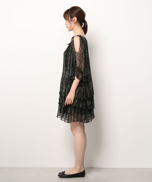 HYSTERIC GLAMOUR（ヒステリックグラマー）の「SKULL PYTHON柄 ティアードワンピース（ワンピース・レディース・チャコールグレー/ピンク/ブルー・FREE）」の7枚目の写真