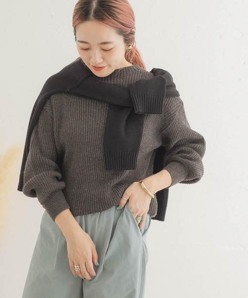 ITEMS URBANRESEARCH（アイテムズ アーバンリサーチ）の「ハイネックリブプルオーバー（ニット/セーター・レディース・ブラック/ミント/パープル/ブルー/オフホワイト/ブラウン/イエロー/ベージュ/グレー・FREE）」の3枚目の写真