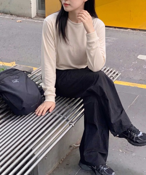 Printstar（プリントスター）の「一枚でも、重ねても。365日活躍【Printstar】mesh dry long sleeve t-shirt / メッシュドライロングスリーブTシャツ 長袖Tシャツ ロンT オーバーサイズ 無地 インナー UVカット 紫外線対策 00304（Tシャツ/カットソー・レディース・ホワイト/ブラック/ダークグレー/アーミー/グレー/ピンク/スモークピンク/イエロー/ミント/ライトブルー/ライトグリーン/ロイヤルブルー/レッド/バーガンディー/ネイビー/オリーブ/グリーン/ライトイエロー/パープル/ターコイズブルー/オレンジ/ライトベージュ/ライトブラック/ダークブルー・L/LL/M/S/3L）」の6枚目の写真