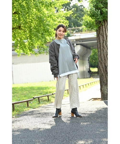 NAVY(ネイビー)の「カットフェイクスエード ストレートプリーツパンツ(その他パンツ・レディース・ベージュ/ブラウン/ブルー・M/L)」の10枚目の写真