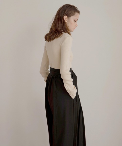 MIELI INVARIANT（ミエリインヴァリアント）の「Smooth Soft Turtle Knit（ニット/セーター・レディース・モカ/ブラウン/ブラック/アイボリー・FREE）」の7枚目の写真