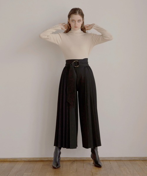 MIELI INVARIANT（ミエリインヴァリアント）の「Smooth Soft Turtle Knit（ニット/セーター・レディース・モカ/ブラウン/ブラック/アイボリー・FREE）」の8枚目の写真