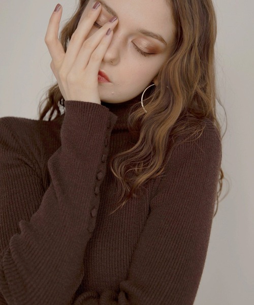 MIELI INVARIANT（ミエリインヴァリアント）の「Smooth Soft Turtle Knit（ニット/セーター・レディース・モカ/ブラウン/ブラック/アイボリー・FREE）」の11枚目の写真