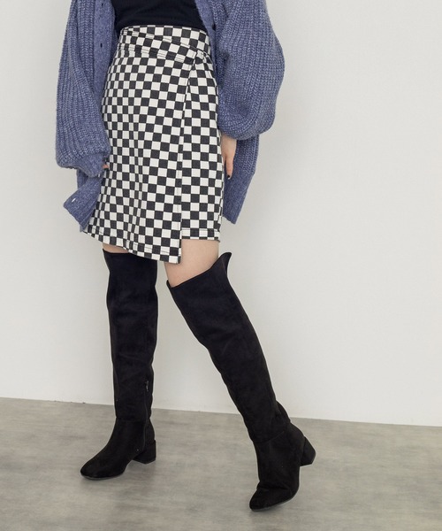 w closet（ダブルクローゼット）の「ラップ風ミニスカート（スカート・レディース・ダークグレー/ダークオレンジ/ブラック×ホワイト/グリーン・FREE）」の2枚目の写真