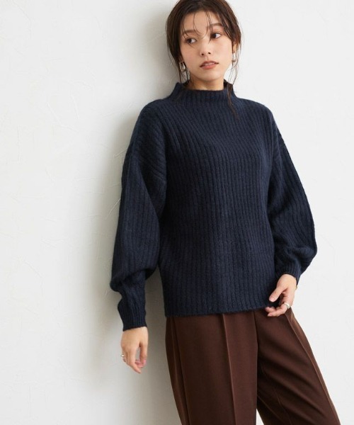 Pierrot(ピエロ)の「ふんわりウォッシャブルボリューム袖ボトルネックニット(ニット/セーター・レディース・アイボリー/ライトグレー/アクア/ダークグレー/モカ/ネイビー/ラベンダー/ライトブルー/オフホワイト/ブラウン/ブルー系・M/L)」の8枚目の写真