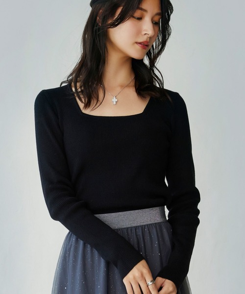 SAISON DE PAPILLON（セゾンドパピヨン）の「タイトシルエットスクエアネックニットプルオーバー（ニット/セーター・レディース・ブラック/ネイビー/ホワイト/ブラウン/パープル・L/M）」の3枚目の写真