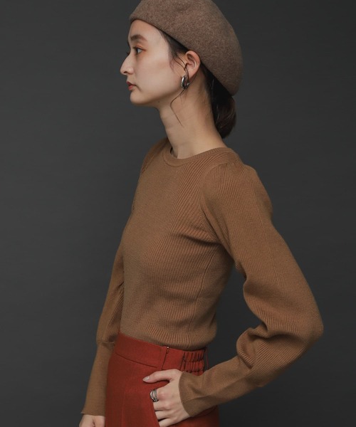 SENSE OF PLACE by URBAN RESEARCH(センスオブプレイスバイアーバンリサーチ)の「シャーリングスリーブセーター(ニット/セーター・レディース・ブラック/ベージュ/ブラウン/ブルー・ONE)」の21枚目の写真