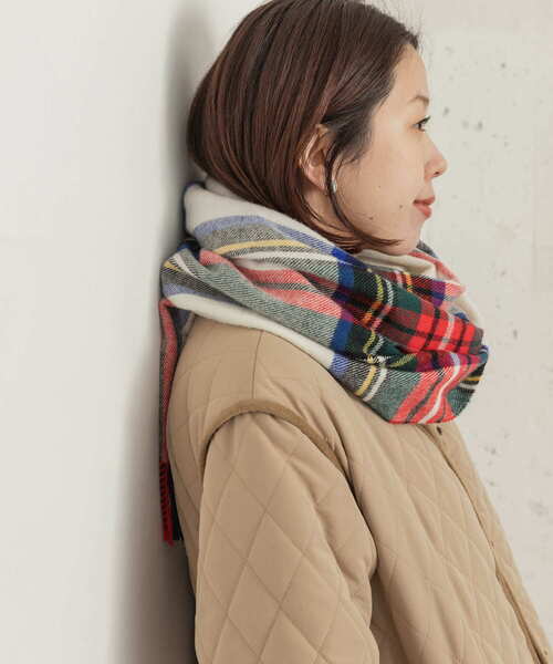 Glen Prince（グレンプリンス）の「Glen Prince　ウールチェックストール（マフラー・レディース・ホワイト/ブラック/モカ・ONE）」の4枚目の写真