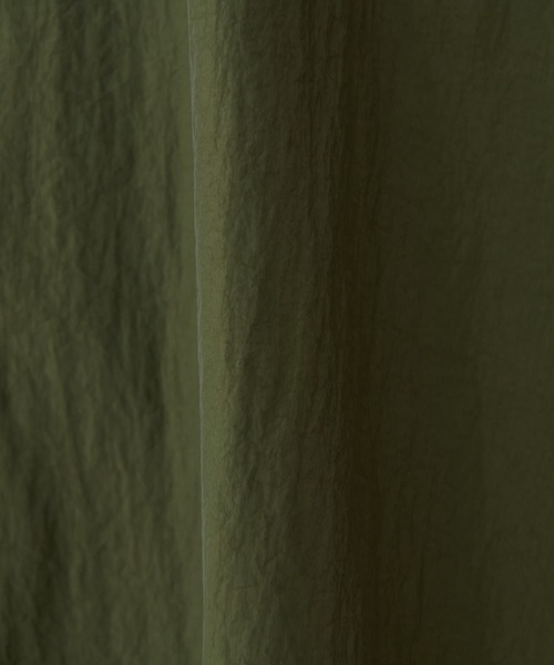 BEARDSLEY(ビアズリー)の「ナイロンフレアシャツワンピ(ワンピース・レディース・カーキ/ブラック・FREE)」の5枚目の写真