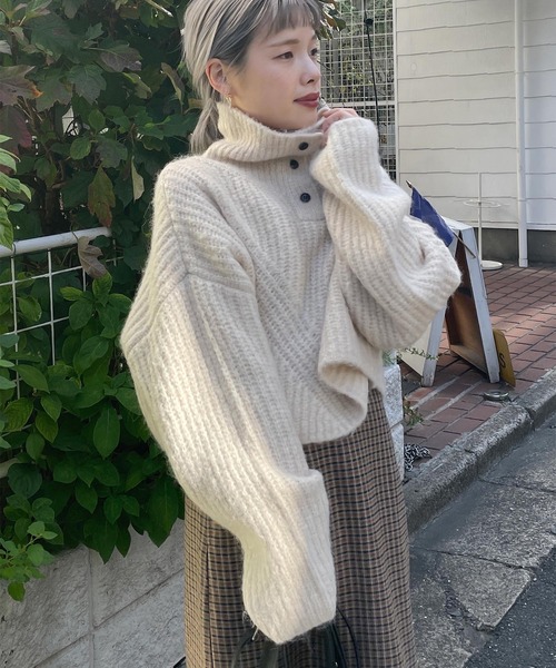 w closet（ダブルクローゼット）の「アルパカ混スタンドネックプル