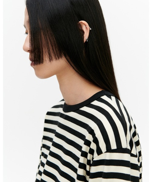 marimekko(マリメッコ)の「【kioski】 Tasaraita Taakse -shirt(Tシャツ/カットソー・レディース・ブラック/ブルー・LARGE/X-SMALL/SMALL/MEDIUM)」の10枚目の写真