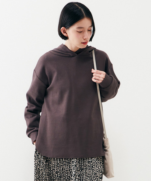 MELROSE claire（メルローズ クレール）の「【ニットのようなリブ見えのデイリーに使えてカジュアル過ぎないフーディ―カットソープルオーバー】（パーカー・レディース・セージグリーン/チャコールグレー/ライトベージュ・FREE）」の2枚目の写真