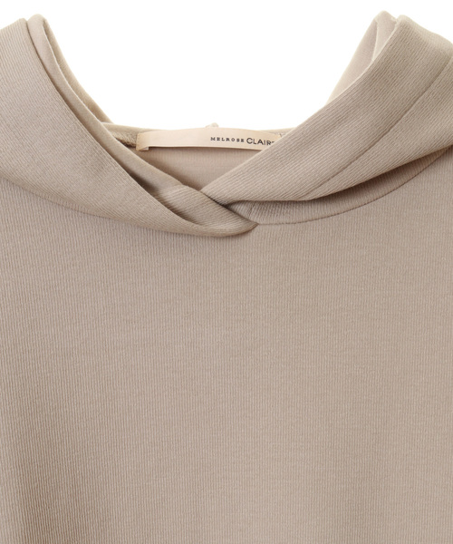 MELROSE claire（メルローズ クレール）の「【ニットのようなリブ見えのデイリーに使えてカジュアル過ぎないフーディ―カットソープルオーバー】（パーカー・レディース・セージグリーン/チャコールグレー/ライトベージュ・FREE）」の21枚目の写真