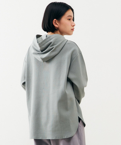 MELROSE claire（メルローズ クレール）の「【ニットのようなリブ見えのデイリーに使えてカジュアル過ぎないフーディ―カットソープルオーバー】（パーカー・レディース・セージグリーン/チャコールグレー/ライトベージュ・FREE）」の14枚目の写真