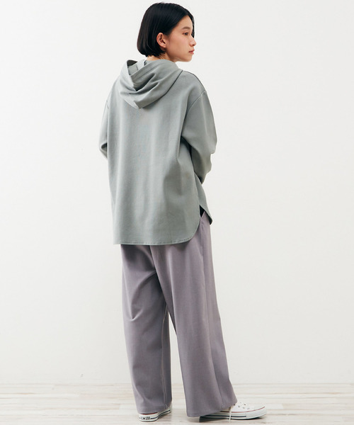 MELROSE claire（メルローズ クレール）の「【ニットのようなリブ見えのデイリーに使えてカジュアル過ぎないフーディ―カットソープルオーバー】（パーカー・レディース・セージグリーン/チャコールグレー/ライトベージュ・FREE）」の13枚目の写真