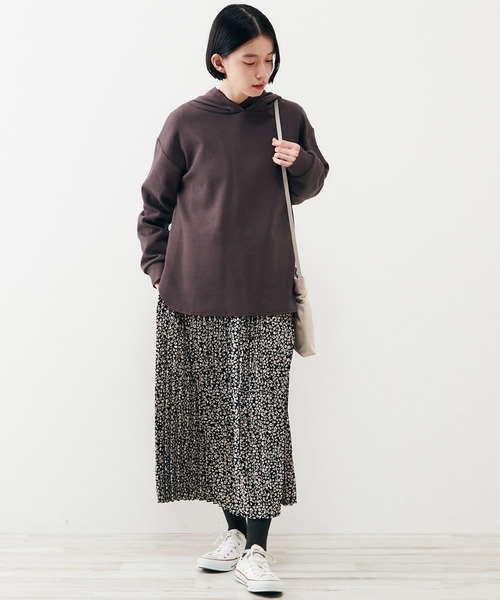 MELROSE claire（メルローズ クレール）の「【ニットのようなリブ見えのデイリーに使えてカジュアル過ぎないフーディ―カットソープルオーバー】（パーカー・レディース・セージグリーン/チャコールグレー/ライトベージュ・FREE）」の11枚目の写真