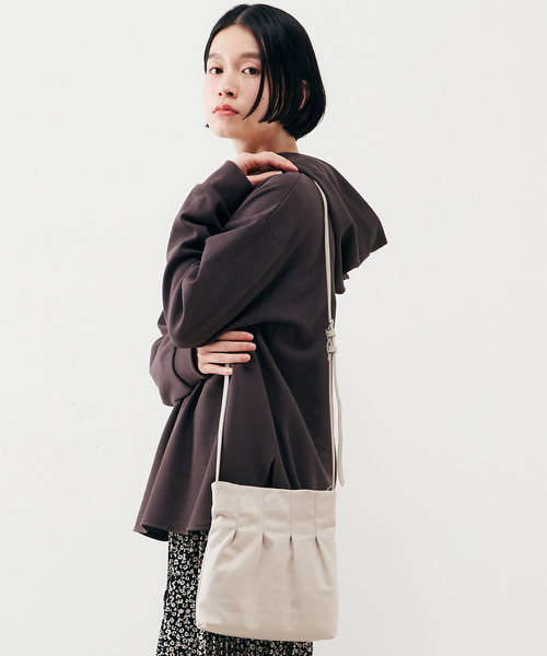 MELROSE claire（メルローズ クレール）の「【ニットのようなリブ見えのデイリーに使えてカジュアル過ぎないフーディ―カットソープルオーバー】（パーカー・レディース・セージグリーン/チャコールグレー/ライトベージュ・FREE）」の10枚目の写真