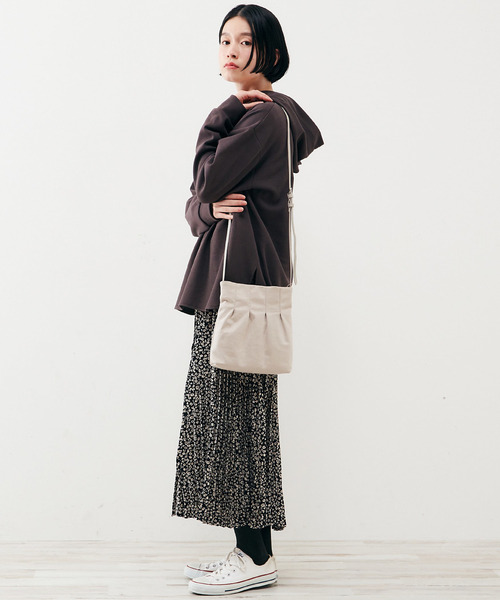 MELROSE claire（メルローズ クレール）の「【ニットのようなリブ見えのデイリーに使えてカジュアル過ぎないフーディ―カットソープルオーバー】（パーカー・レディース・セージグリーン/チャコールグレー/ライトベージュ・FREE）」の9枚目の写真