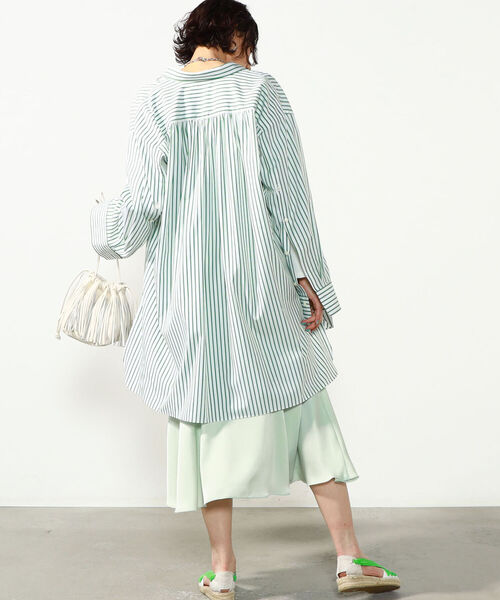 Rie Miller(リエミラー)の「レギュラーカラーチュニック丈ストライプシャツ(シャツ/ブラウス・レディース・ブルー系その他3/グリーン系その他3/レッド系その他3・38)」の6枚目の写真