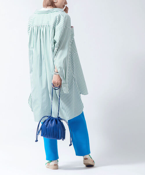 Rie Miller(リエミラー)の「レギュラーカラーチュニック丈ストライプシャツ(シャツ/ブラウス・レディース・ブルー系その他3/グリーン系その他3/レッド系その他3・38)」の10枚目の写真