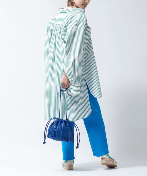 Rie Miller(リエミラー)の「レギュラーカラーチュニック丈ストライプシャツ(シャツ/ブラウス・レディース・ブルー系その他3/グリーン系その他3/レッド系その他3・38)」の11枚目の写真