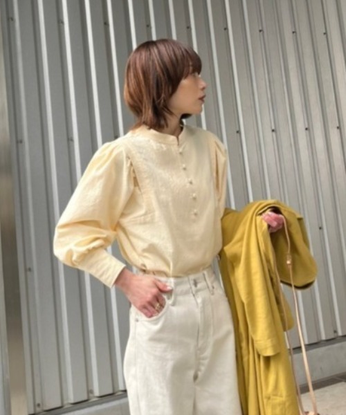 rem closet(レムクローゼット)の「チャイナシャツ(シャツ/ブラウス・レディース・ベージュ/アイボリー/サックスブルー・FREE)」の2枚目の写真