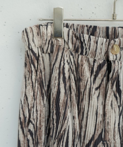 CASPER JOHN（キャスパージョン）の「Graphic pleats slacks/グラフィックプリーツスラックス（スラックス・メンズ・ホワイト×ブラック/ベージュ・SMALL/MEDIUM/LARGE）」の20枚目の写真