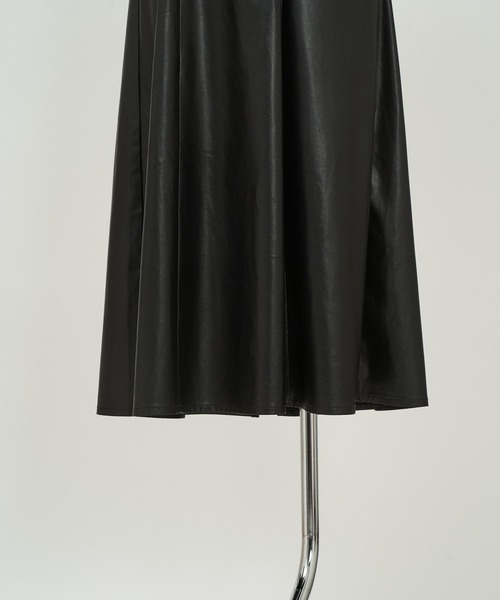 AS KNOW AS PINKY(アズノゥアズピンキー)の「ヴィーガンレザーでイチオシジャンパースカート(ジャンパースカート・レディース・アイボリー/ブラック/ベージュ・FREE)」の15枚目の写真