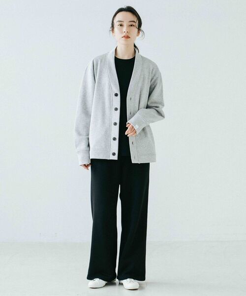 SHIPS(シップス)の「【SHIPS別注】THYARD: SOLOTEX(R) コットン Vネック カーディガン(カーディガン/ボレロ・メンズ・ブラック/ネイビー/グレー・SMALL/MEDIUM/LARGE/X-LARGE)」の19枚目の写真