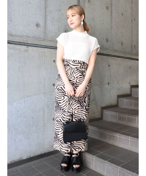 MURUA(ムルーア)の「フレンチスリーブメッシュニット(ニット/セーター・レディース・ホワイト/ブラック/イエロー/モカ・FREE)」の8枚目の写真