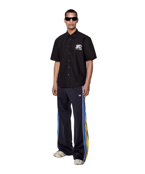 DIESEL（ディーゼル）の「メンズ シャツ 半そで プリント（シャツ/ブラウス・メンズ・ホワイト/ブラック・SMALL/MEDIUM/X-LARGE/X-SMALL/XX-LARGE/LARGE）」の6枚目の写真