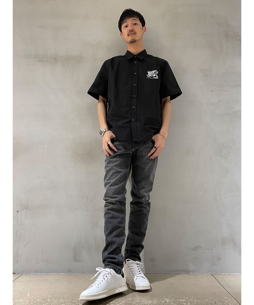 DIESEL（ディーゼル）の「メンズ シャツ 半そで プリント（シャツ/ブラウス・メンズ・ホワイト/ブラック・SMALL/MEDIUM/X-LARGE/X-SMALL/XX-LARGE/LARGE）」の12枚目の写真