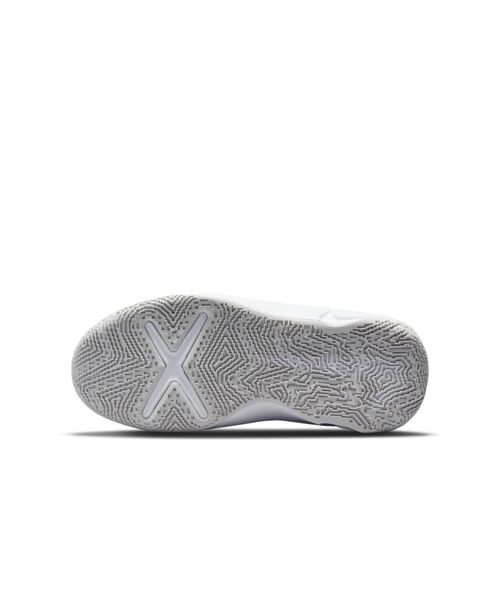 NIKE(ナイキ)の「ナイキ チーム ハッスル D 10 ジュニア バスケットボールシューズ / Nike Team Hustle D 10 Big Kids' Basketball Shoes(スニーカー・キッズ・ホワイト/アイボリー・23/24/25/22.5/23.5/24.5)」の4枚目の写真
