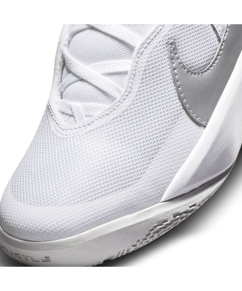 NIKE(ナイキ)の「ナイキ チーム ハッスル D 10 ジュニア バスケットボールシューズ / Nike Team Hustle D 10 Big Kids' Basketball Shoes(スニーカー・キッズ・ホワイト/アイボリー・23/24/25/22.5/23.5/24.5)」の7枚目の写真