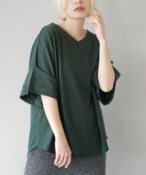 zootie(ズーティー)の「【簡単にこなれるロールアップ袖】 URBAN PLUS ロールアップスリーブ ビッグTシャツ(Tシャツ/カットソー・レディース・ライトブルー/ブラック/ネイビー/オフホワイト/ライトカーキ/イエロー系その他/ライトピンク/グレイッシュベージュ/グレイッシュブルー/チャコール/アイボリー/ラベンダー/ブラウン系その他/ダークグリーン/ライトベージュ/スモークピンク/テラコッタ・フリー)」の1枚目の写真
