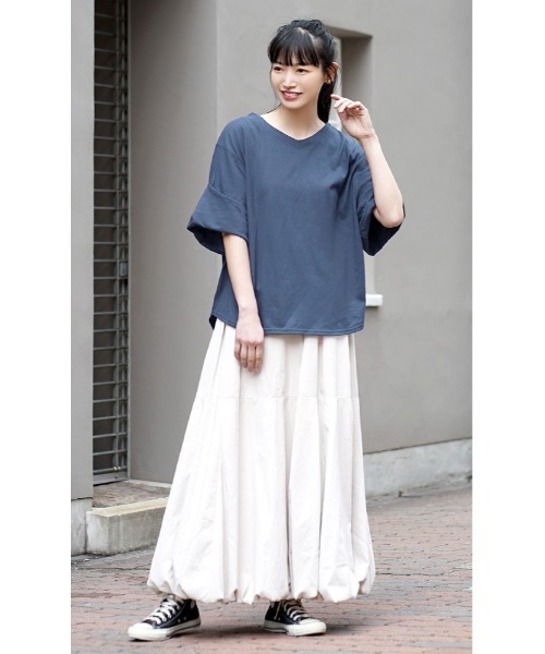 zootie(ズーティー)の「【簡単にこなれるロールアップ袖】 URBAN PLUS ロールアップスリーブ ビッグTシャツ(Tシャツ/カットソー・レディース・ライトブルー/ブラック/ネイビー/オフホワイト/ライトカーキ/イエロー系その他/ライトピンク/グレイッシュベージュ/グレイッシュブルー/チャコール/アイボリー/ラベンダー/ブラウン系その他/ダークグリーン/ライトベージュ/スモークピンク/テラコッタ・フリー)」の21枚目の写真