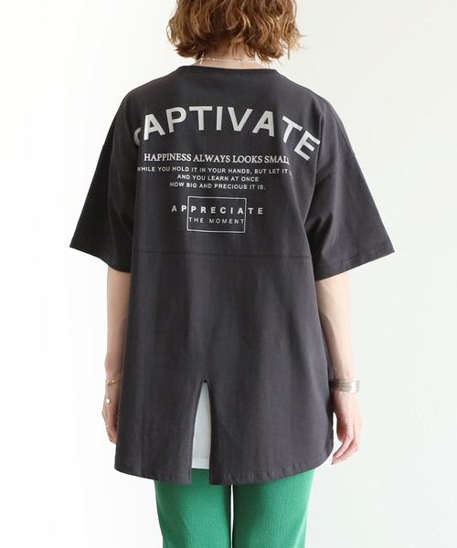 reca(レカ)の「バッグスリットロゴチュニック(Tシャツ/カットソー・レディース・チャコールグレー/オフホワイト/グリーン/グレイッシュベージュ・FREE)」の7枚目の写真