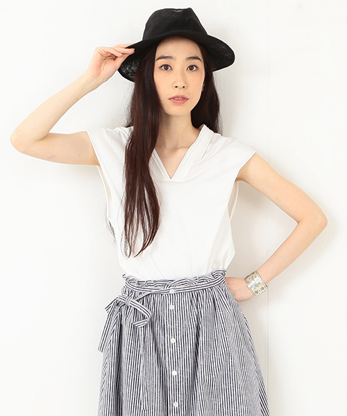 Ray BEAMS（レイビームス）の「RBS / タック Vネック Tシャツ（Tシャツ/カットソー・レディース・オフホワイト/グレー/ネイビー・ONE SIZE）」の2枚目の写真