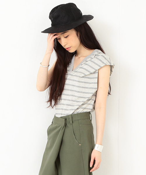 Ray BEAMS（レイビームス）の「RBS / タック Vネック Tシャツ（Tシャツ/カットソー・レディース・オフホワイト/グレー/ネイビー・ONE SIZE）」の4枚目の写真