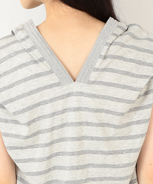 Ray BEAMS（レイビームス）の「RBS / タック Vネック Tシャツ（Tシャツ/カットソー・レディース・オフホワイト/グレー/ネイビー・ONE SIZE）」の7枚目の写真