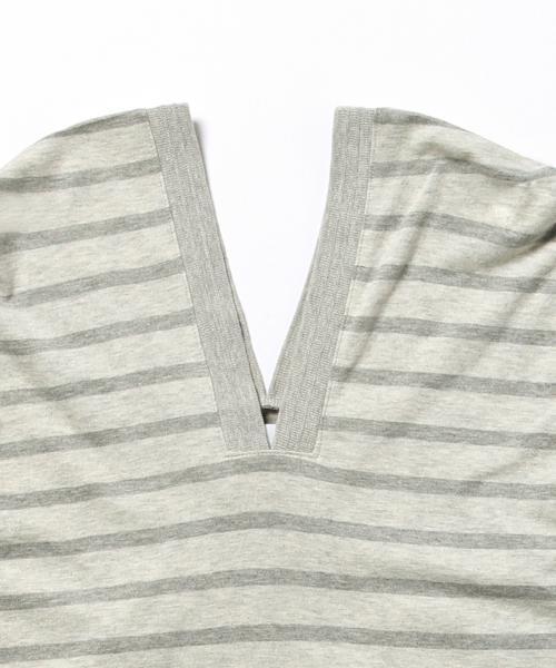 Ray BEAMS（レイビームス）の「RBS / タック Vネック Tシャツ（Tシャツ/カットソー・レディース・オフホワイト/グレー/ネイビー・ONE SIZE）」の19枚目の写真