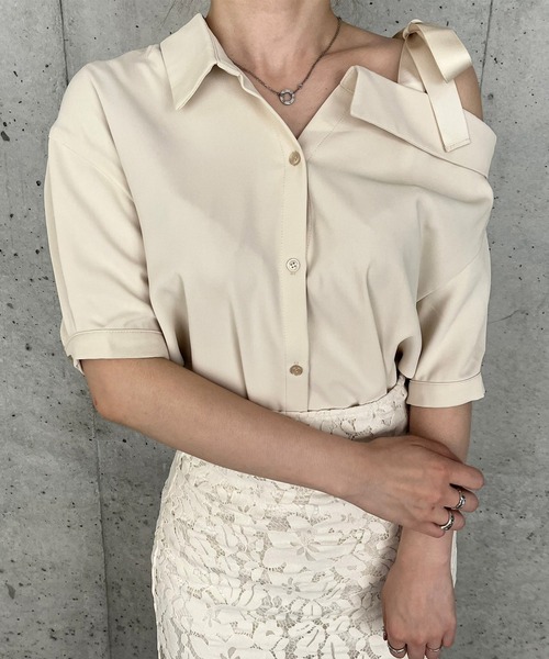 TITTY&CO.（ティティーアンドコー）の「【TITTY&CO.】ワンショルダーブラウス（シャツ/ブラウス・レディース・アイボリー/ブラック・FREE）」の7枚目の写真