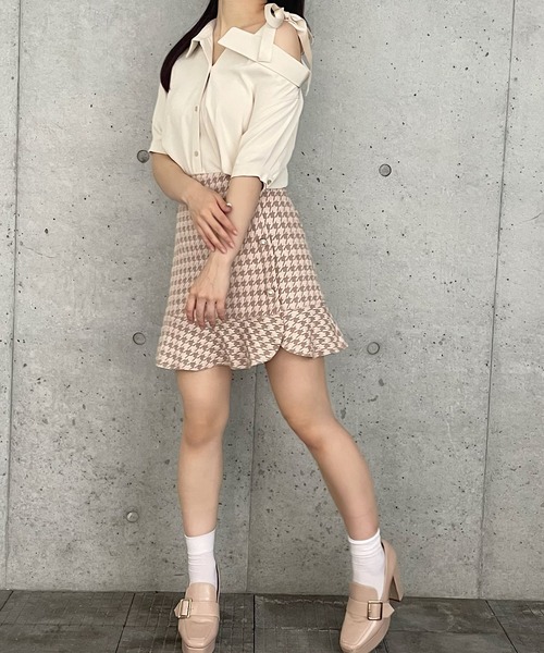 TITTY&CO.（ティティーアンドコー）の「【TITTY&CO.】ワンショルダーブラウス（シャツ/ブラウス・レディース・アイボリー/ブラック・FREE）」の9枚目の写真