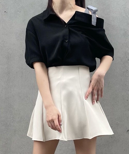 TITTY&CO.（ティティーアンドコー）の「【TITTY&CO.】ワンショルダーブラウス（シャツ/ブラウス・レディース・アイボリー/ブラック・FREE）」の12枚目の写真