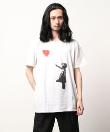 （UN）BANKSY RED HEART BALLON GIRL T-SHIRT