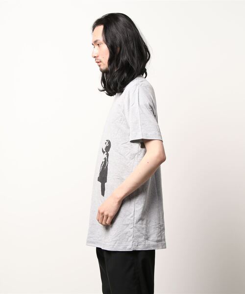 PARKS TOKYO SELECT(パークストウキョウセレクト)の「(UN)BANKSY RED HEART BALLON GIRL T-SHIRT(Tシャツ/カットソー・メンズ・グレー/ホワイト・MEDIUM/LARGE/X-LARGE)」の3枚目の写真