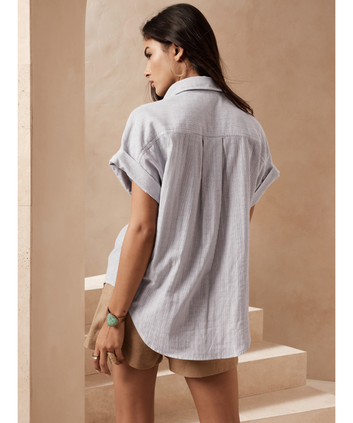 Banana Republic(バナナリパブリック)の「リネン リゾートシャツ(シャツ/ブラウス・レディース・ホワイト/ベージュ/ブルー/ホワイト系その他・S/M/XS/L)」の5枚目の写真