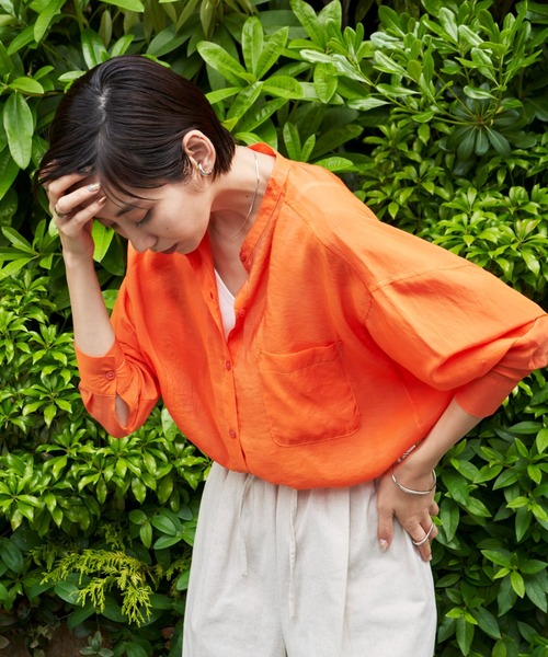 Auntie Rosa Holiday（アンティローザホリデー）の「バックタックシアーシャツ（シャツ/ブラウス・レディース・ブラック/ブラウン/オフホワイト/オレンジ/グリーン・FREE）」の9枚目の写真