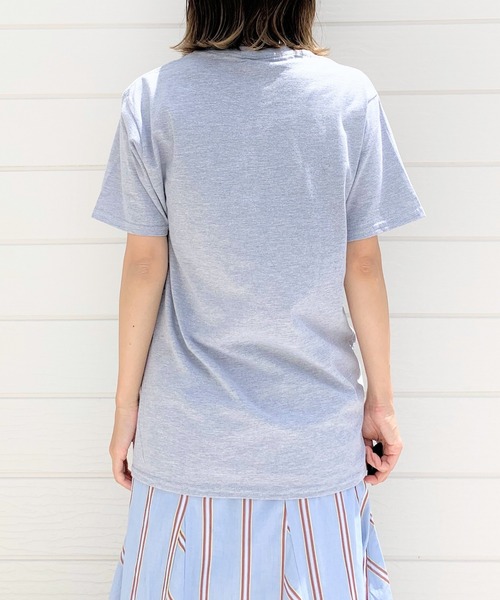 Q（キュー）の「レタードロゴT（Tシャツ/カットソー・レディース・ライトグレー/ホワイト・MEDIUM）」の9枚目の写真